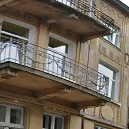 Novyi Apartment *